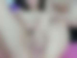 Live cam show with luciatemptation - Thin on wildcum.com