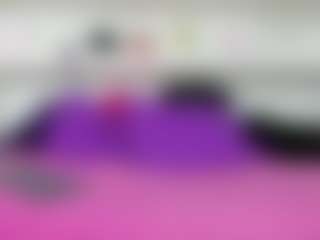 Live cam show with luciatemptation - Thin on livesuperchat.net