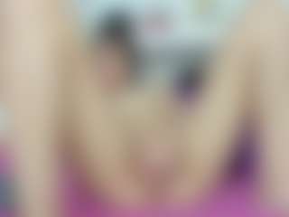 Live cam show with luciatemptation - Thin on TeamSkeetLive