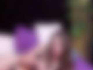 Live cam show with MillaVixen - Middle Aged on justonemore.cc