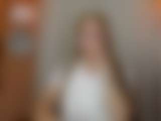 Live cam show with Natalia-Suarez - New Brown Eyes on Milfs Live