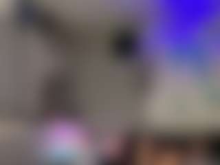 Live cam show with RocketBaddieRips - Blonde Hair on TastyBlacksLive
