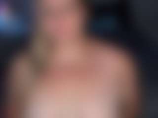 RocketBaddieRips's Live Sex Cam Show