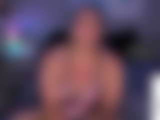 RocketBaddieRips MILF webcam performer live streaming