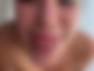 Live cam show with StacyyRaaain7 - Wet on CamwithHer