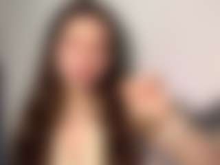 Live cam show with Railly - Small Tits on fapnchat