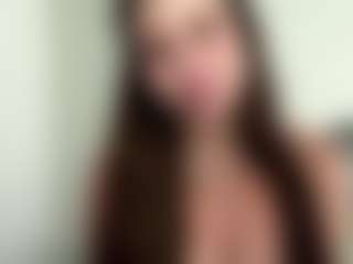Live cam show with Railly - Latina Mature on StripNow