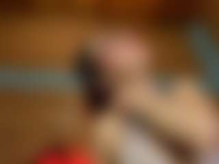 Live cam show with Emma-belley - Handjob on Chatstar