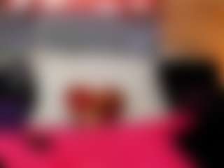 Live cam show with Emma-belley - Red Hair Amateur on Camsoda