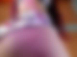 Live cam show with Emma-belley - Red Hair on hrnylive.com