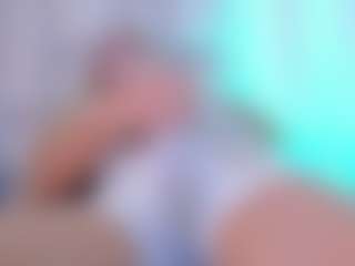 Live cam show with Hailey_sky - White on madthumbs | colombia