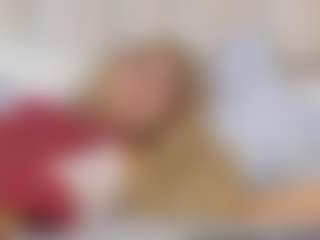 Live cam show with Hailey - Average on Dolls Live
