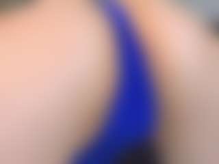 Live cam show with KarieNickeson - Oil on Chatstar