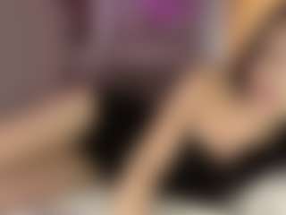 Live cam show with Amelia - Small Tits on TeamSkeetLive
