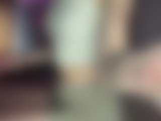 Live cam show with Amelia - Oil on Gym Cam Girls