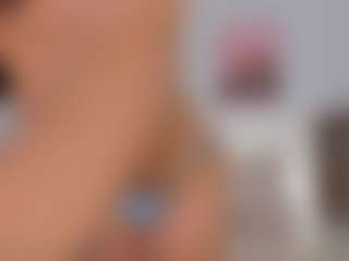 Live cam show with Sussan Eliot - Brown Hair Petite on livesuperchat.net