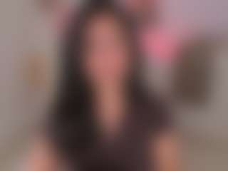 Live cam show with Sussan Eliot - Brown Hair on TeamSkeetLive