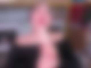 Live cam show with Ambarina - Handjob on AdultVida.com