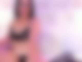 Live cam show with camilamendoza1 - Oil on SpunkLive