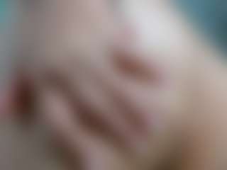 CharlotteWhitmore's Live Sex Cam Show
