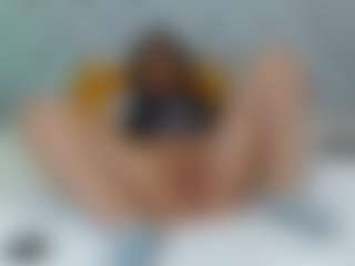 CharlotteWhitmore's Live Sex Cam Show