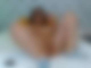 CharlotteWhitmore's Live Sex Cam Show
