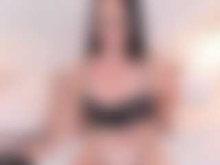Live cam show with DannaPerea - Skinny MILF on SpunkLive