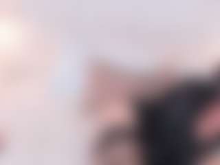 Live cam show with DannaPerea - Skinny MILF on Fling VIP Chat