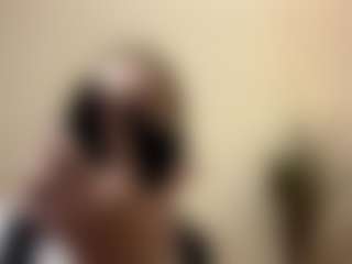 Live cam show with ElmaGrahn - Strip on SpankPalCams