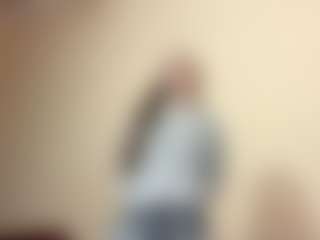 Live cam show with ElmaGrahn - Blonde Hair Petite on Dare Cams