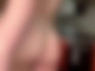 Live cam show with ErnestineLeitzel - Upskirt on CamClone