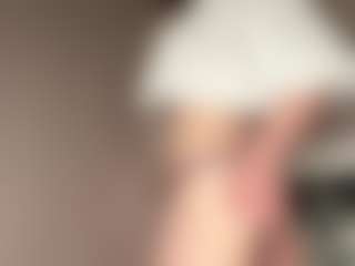 Live cam show with ErnestineLeitzel - Shaved Pussy Teen (18+) on Gym Cam Girls