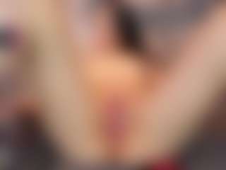 Live cam show with PaigeThorne - Wet on Dolls Live