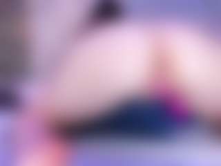 Live cam show with PaigeThorne - Amateur on AdultVida.com