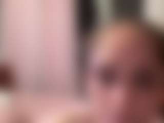 SaraLaw22's Live Sex Cam Show