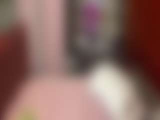 SaraLaw22 MILF webcam performer live streaming