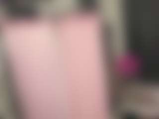 SaraLaw22 MILF webcam performer live streaming