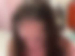 SaraLaw22 MILF webcam performer live streaming
