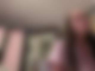 SaraLaw22 MILF webcam performer live streaming