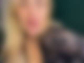 Live cam show with AnitaBlair - Average on Camsoda