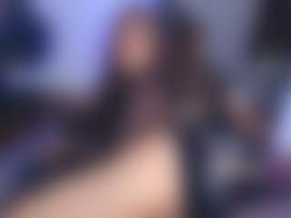Live cam show with Ashley Monroee - Average on Camsoda