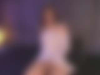 Live cam show with Ashley Monroee - Tease on Camsoda