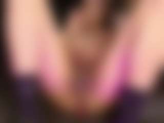 Live cam show with Ashley Monroee - Average on Camsoda Late Night