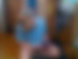 Live cam show with BlondeBootyCutie - Blonde Hair on Latina Girls