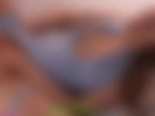 Live cam show with Carolynmoreno - Nipple Piercings on sexylive.show