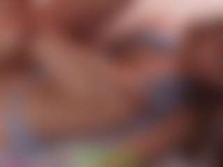 Live cam show with Carolynmoreno - Smoking on Chatstar