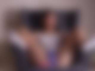 Live cam show with Carolynmoreno - Skinny on Fling VIP Chat
