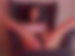 Live cam show with Carolynmoreno - Smoking on SpankPalCams