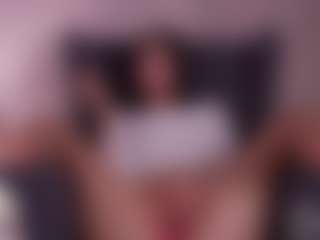 Live cam show with Carolynmoreno - Nipple Piercings on Cam Slut