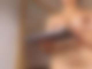 Live cam show with Evakingsford - Toys on Cam Slut